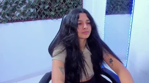 Snapshot of megan_whitte_01 chatting on February 17, 10:51 am megan white 01  online show from February 17, 10:51 am