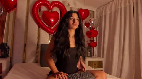Snapshot of megan_whitte_01 chatting on February 19, 4:12 am megan white 01  online show from February 19, 4:12 am