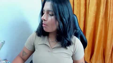 Snapshot of megan_whitte_01 chatting on October 6, 8:15 pm megan white 01  online show from October 6, 8:15 pm