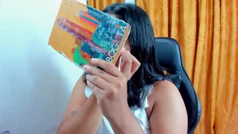 Snapshot of megan_whitte_01 chatting on October 9, 8:36 pm megan white 01  online show from October 9, 8:36 pm