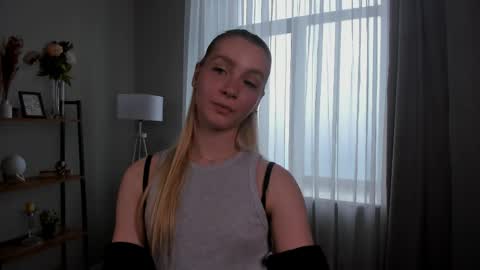 Elly online show from April 19, 12:06 pm