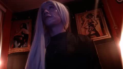 Snapshot of megannixx chatting on October 11, 7:24 am megannixx online show from October 11, 7:24 am