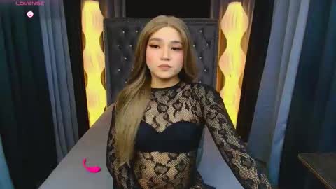 meggan  . maria shantal online show from February 4, 12:20 pm