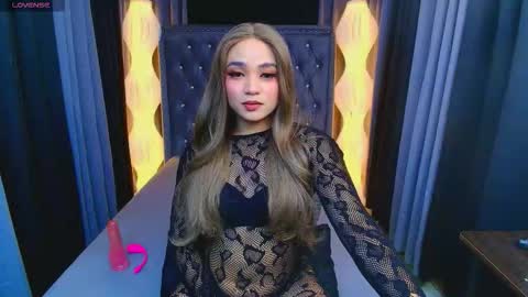 meggan  . maria shantal online show from February 3, 6:22 am