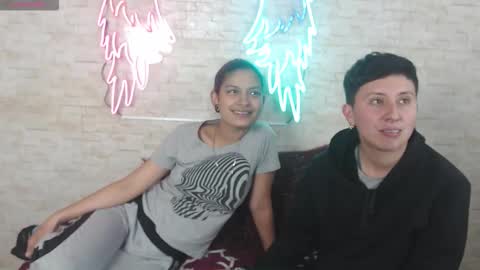 mei and gaby online show from October 12, 4:05 am