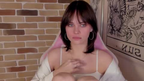 Katie  Payne online show from October 27, 3:56 pm