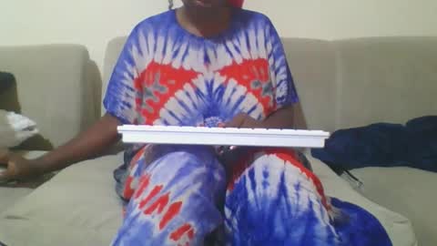 pretty online show from November 17, 7:11 am