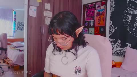 Melissa  -  -  Please help me to reach 100 thumbs up online show from November 2, 5:24 pm