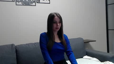 meladams online show from December 8, 10:03 pm