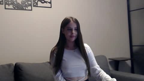 meladams online show from October 25, 9:15 pm