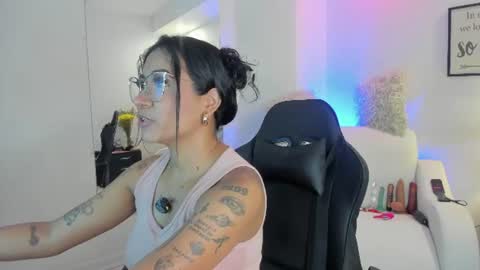 melan_owen online show from August 2, 11:01 am