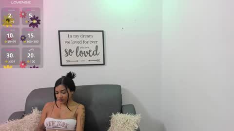 Snapshot of melan_owen chatting on February 6, 11:09 am melan_owen online show from February 6, 11:09 am