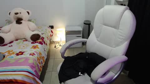 Melannie online show from March 11, 5:57 am