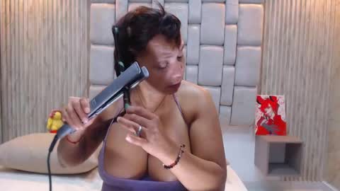 melany_contrera777 online show from July 5, 4:04 am