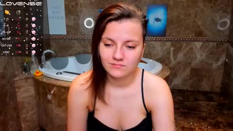 Snapshot of melindat chatting on September 28, 2:09 am Melinda online show from September 28, 2:09 am