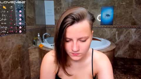 Snapshot of melindat chatting on October 12, 2:15 am Melinda online show from October 12, 2:15 am