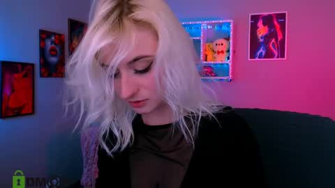 Melisa online show from April 18, 7:58 pm