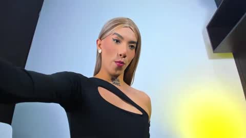 Snapshot of melissa_fem_ chatting on September 19, 9:07 pm M E L I S S A  online show from September 19, 9:07 pm