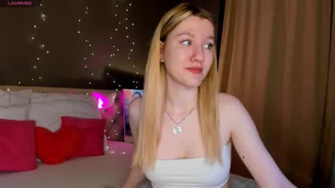 melissa_moooree online show from November 13, 9:12 am