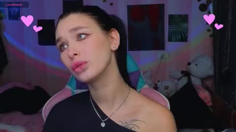 Snapshot of mella_freya chatting on September 15, 10:11 pm Freya  IM NONUDE online show from September 15, 10:11 pm