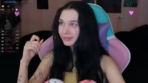 Snapshot of mella_freya chatting on February 12, 9:43 pm Freya  IM NONUDE online show from February 12, 9:43 pm