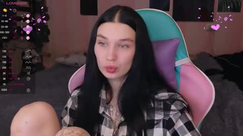 Snapshot of mella_freya chatting on January 9, 9:37 pm Freya  IM NONUDE online show from January 9, 9:37 pm