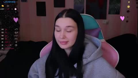 Snapshot of mella_freya chatting on January 19, 9:45 pm Freya  IM NONUDE online show from January 19, 9:45 pm