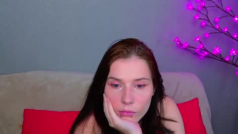 mellhyees online show from April 3, 5:20 pm