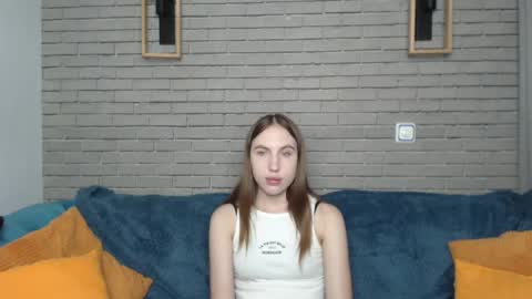 Snapshot of mellingi chatting on September 29, 5:17 am mellingi online show from September 29, 5:17 am
