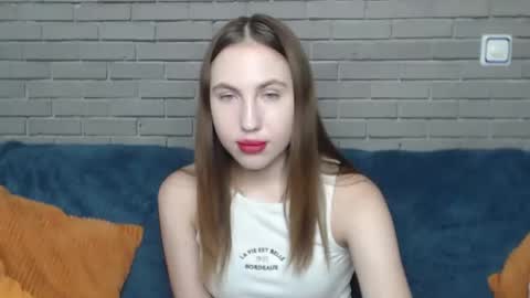 Snapshot of mellingi chatting on October 10, 6:52 am mellingi online show from October 10, 6:52 am