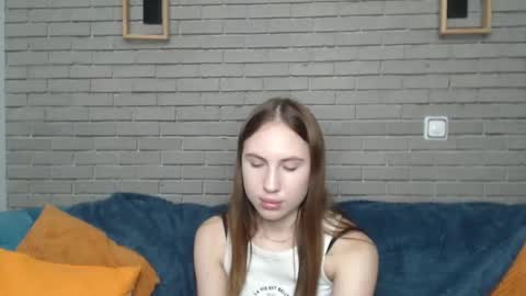 Snapshot of mellingi chatting on October 3, 6:21 am mellingi online show from October 3, 6:21 am