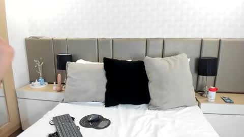 Melly online show from March 1, 12:09 pm