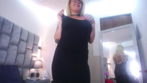 Debora online show from February 22, 8:22 pm