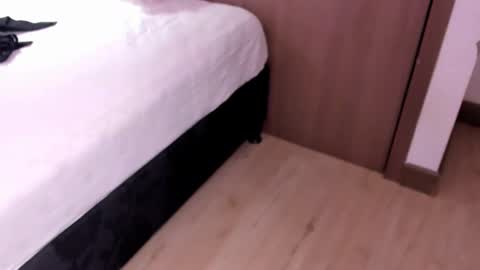 melody online show from December 15, 10:28 pm