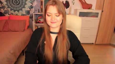 Melody Hanna online show from December 19, 2:46 pm