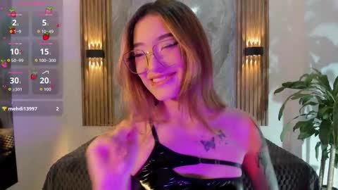 melodylanee online show from March 7, 11:10 am