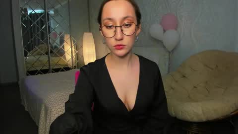 Snapshot of melodyoflovee chatting on February 15, 8:54 am Kaylie online show from February 15, 8:54 am