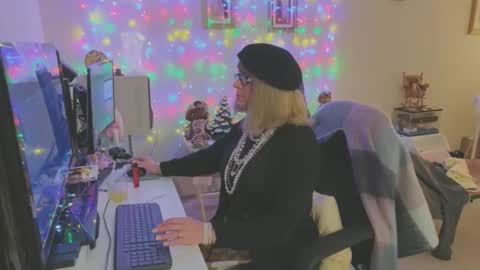 Melody online show from December 21, 11:55 pm