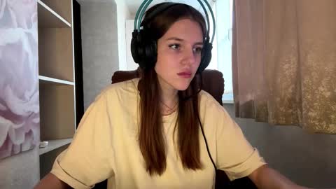 Snapshot of melonygriffen chatting on October 4, 2:26 pm Hi Im Aria 18 years old online show from October 4, 2:26 pm