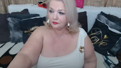 melyssamilfxxx online show from April 17, 3:53 am