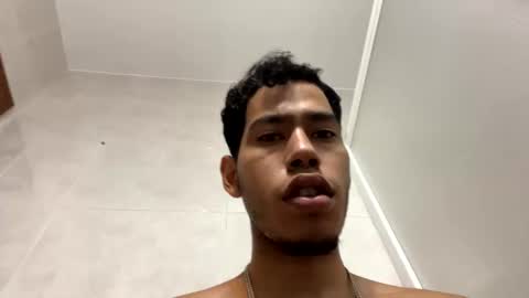 memolesta13 online show from February 4, 7:00 pm