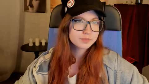 Mia online show from September 26, 3:42 pm