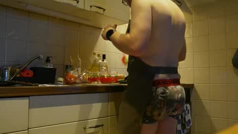 Snapshot of meneerkaas chatting on December 28, 3:26 pm meneerkaas online show from December 28, 3:26 pm