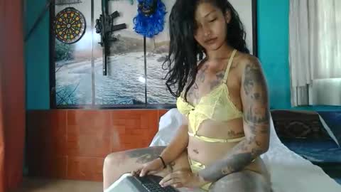 Snapshot of menesis888moon chatting on October 26, 9:03 pm menesis888moon online show from October 26, 9:03 pm