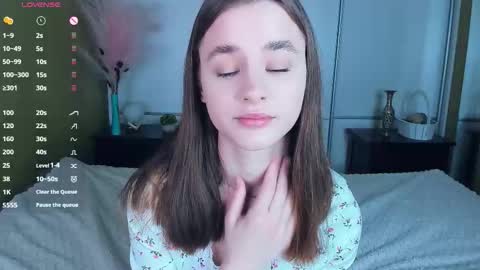 Julie online show from March 24, 10:10 am