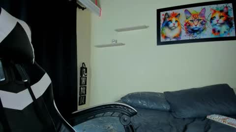 CRISTI AND MEREDIT online show from February 12, 3:43 am