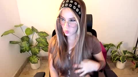 laura 3 i am independent model online show from October 12, 2:26 am