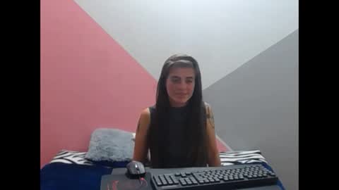 MERILY online show from November 4, 7:04 pm