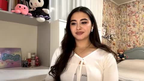 Enni online show from November 18, 5:49 pm