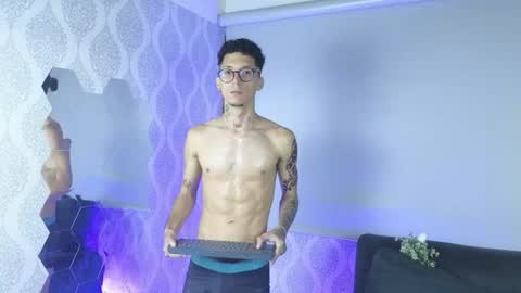 merlin_2026 online show from July 16, 8:01 pm